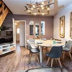 Duplex Cosy Et Contemporain Avec Parking Prive *